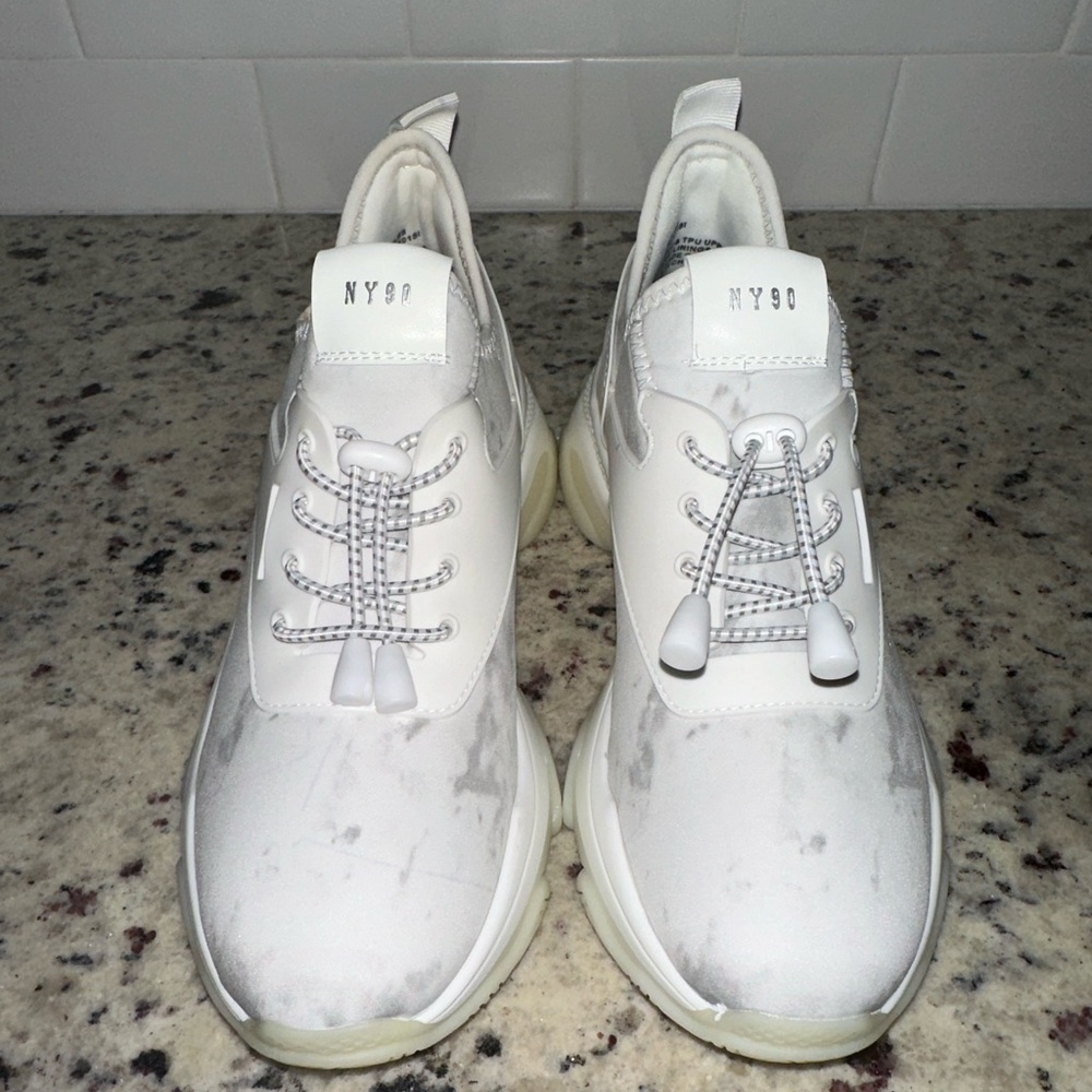 Steve Madden Sneakers brand new***